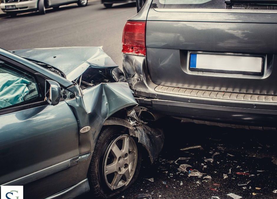 2 Things to Ask Before Accepting a Car Accident Settlement Offer